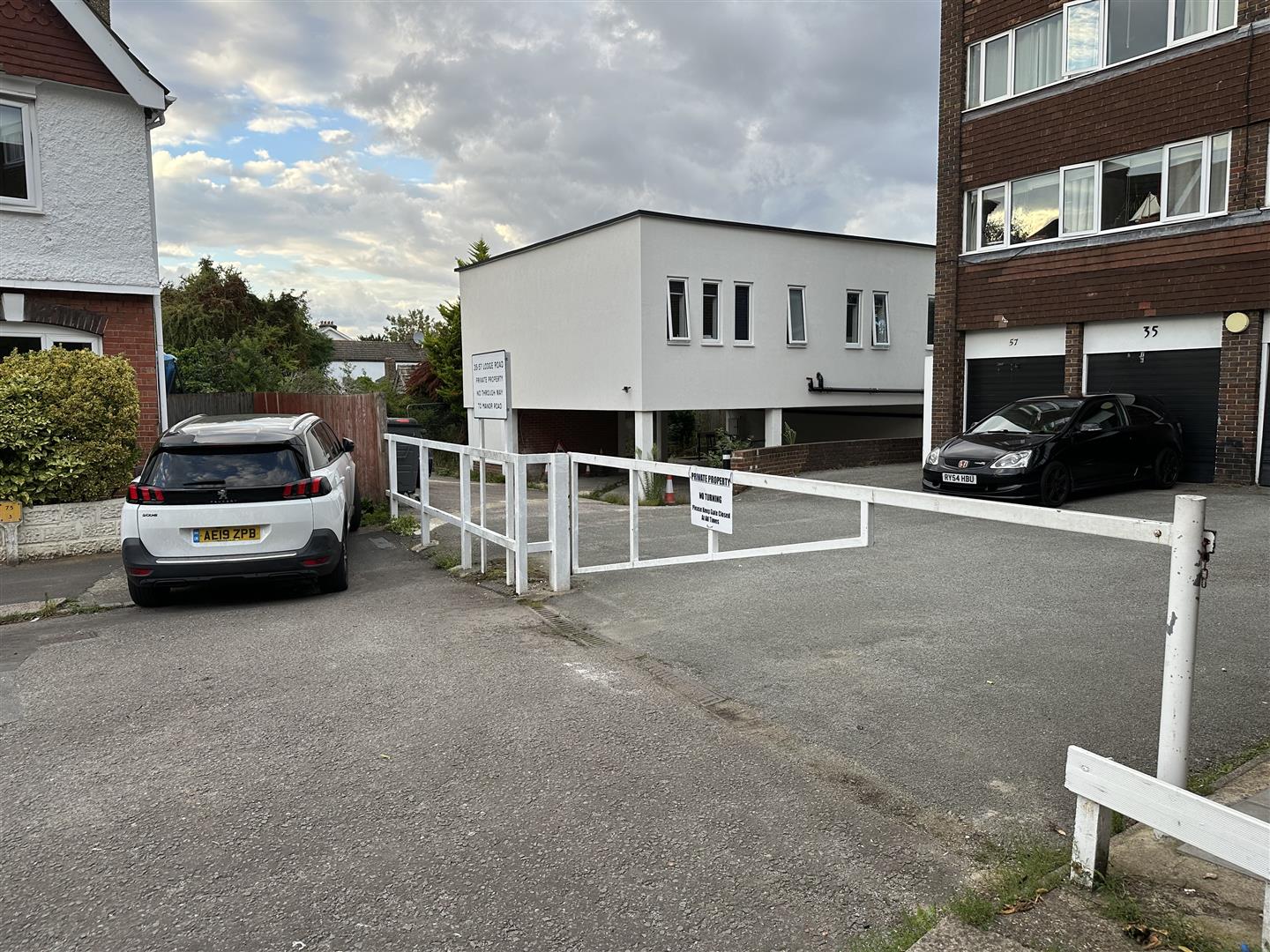 Manor Road, Wallington, London SM6 CSJ Estates